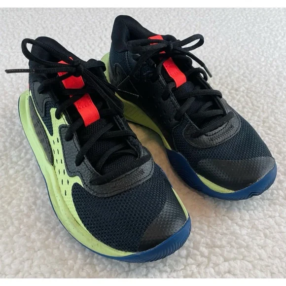 UNDER ARMOUR • Kids Black/Green Jet '23 Basketball Sneakers, 3.5Y - Picture 11 of 16